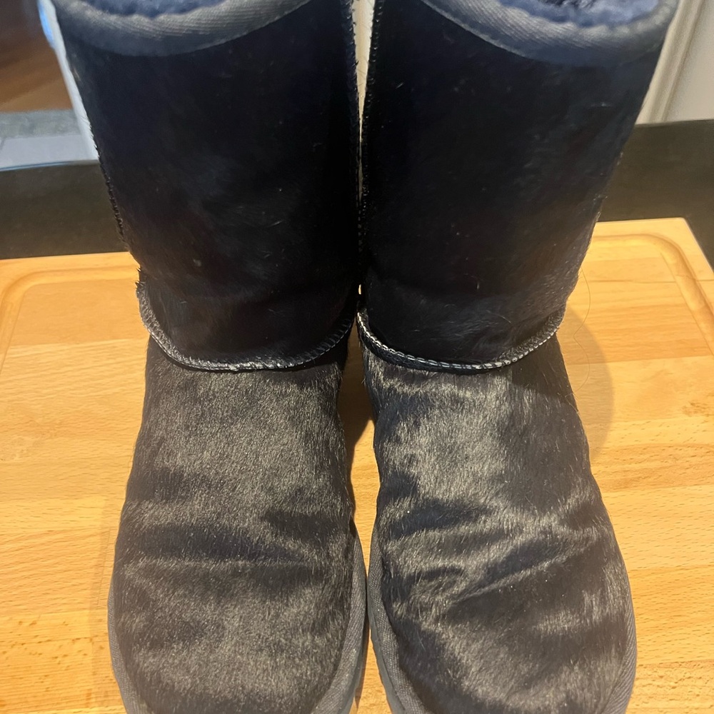 Ugg Navy Blue Calf Hair Classic Style Boots Size 6 US Limited Edition Uggs